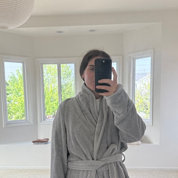 Brooklinen Gray Robe - Picture 2 of 2
